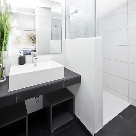 Criston - Modern Flat Apartment